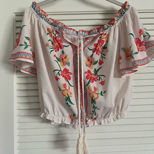 Flying tomato cropped floral top